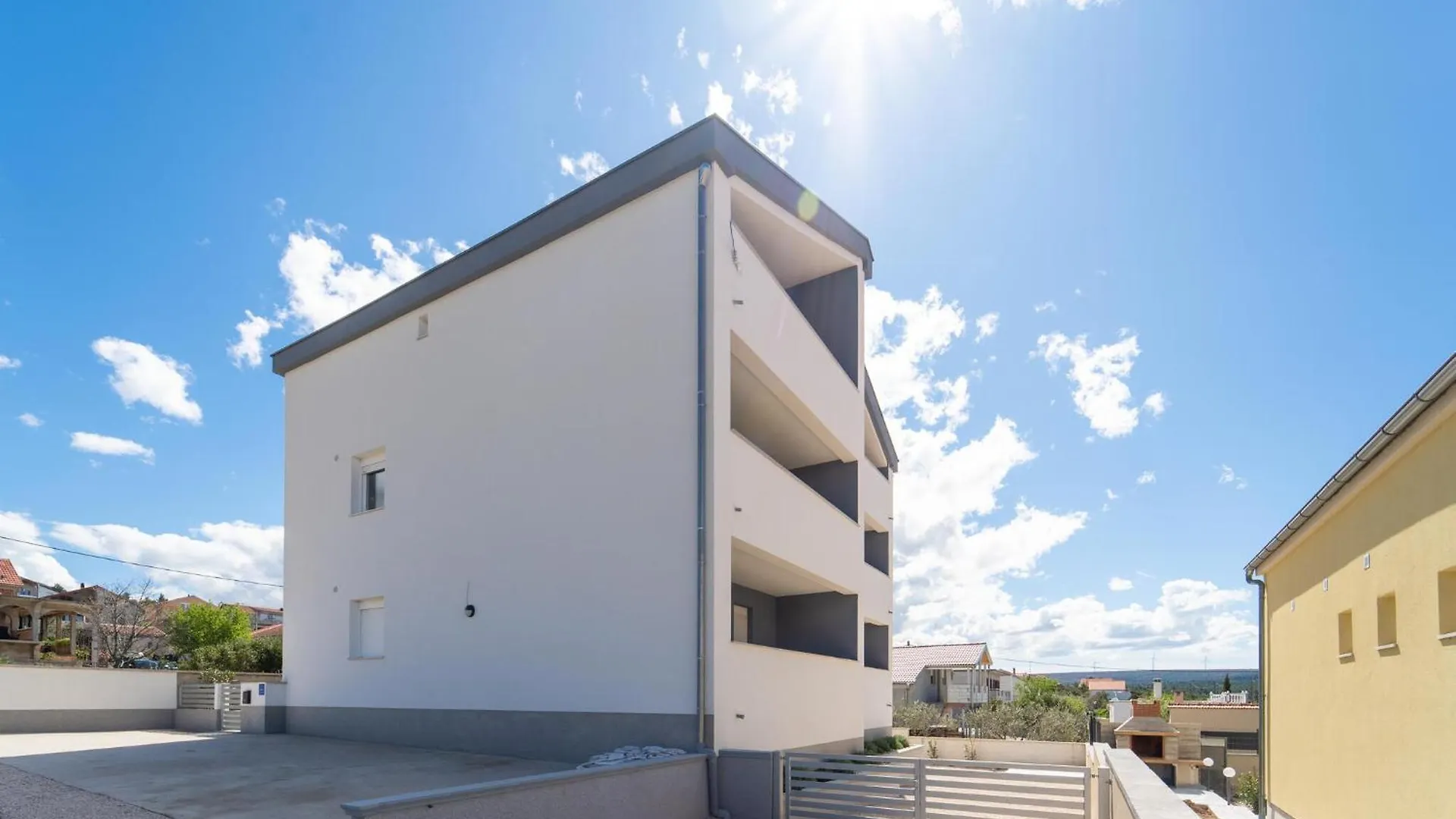 1 Bedroom Beautiful Apartment In Gornji Karin Kroatien