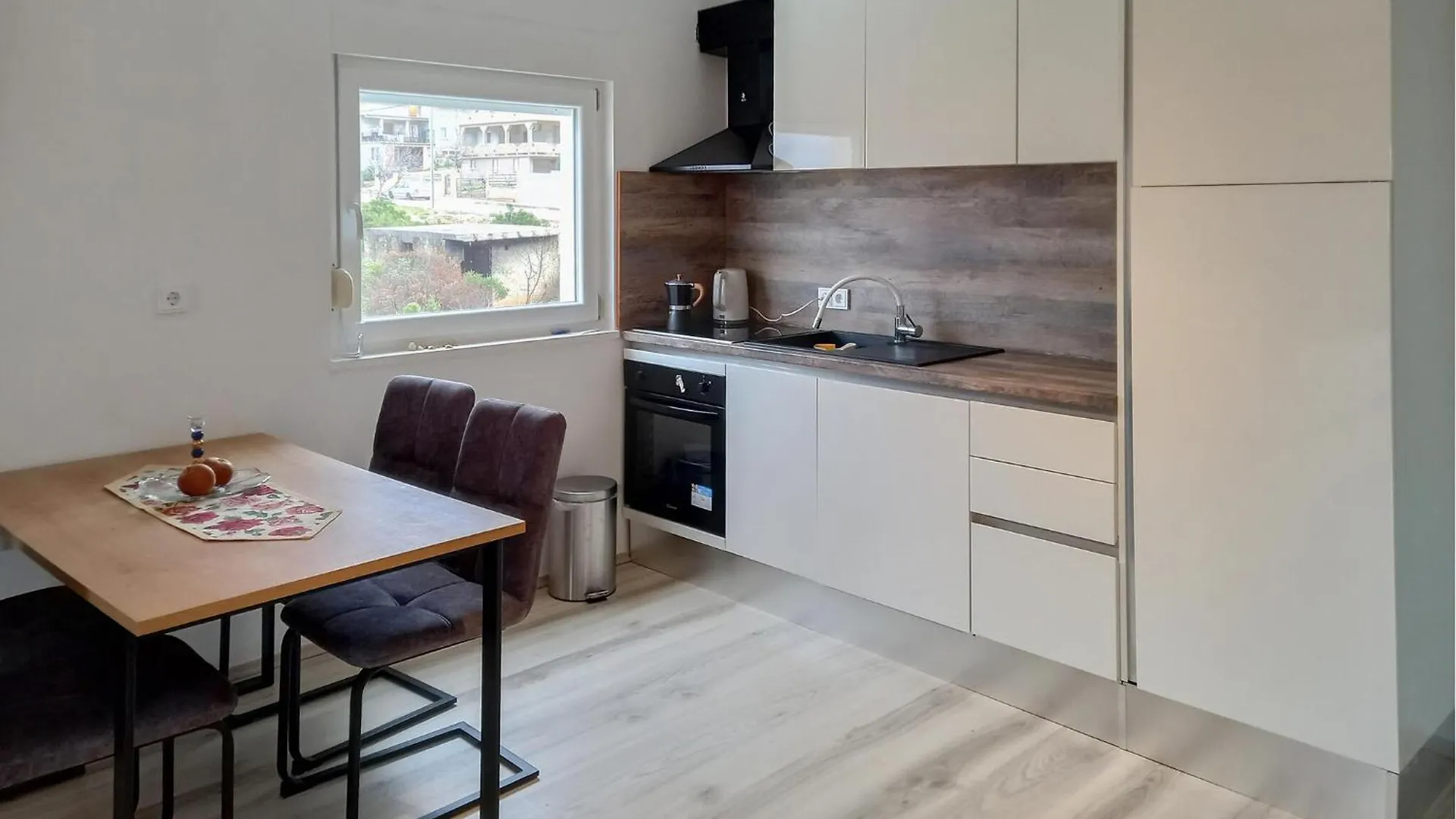 1 Bedroom Beautiful Apartment In Gornji Karin Croatia