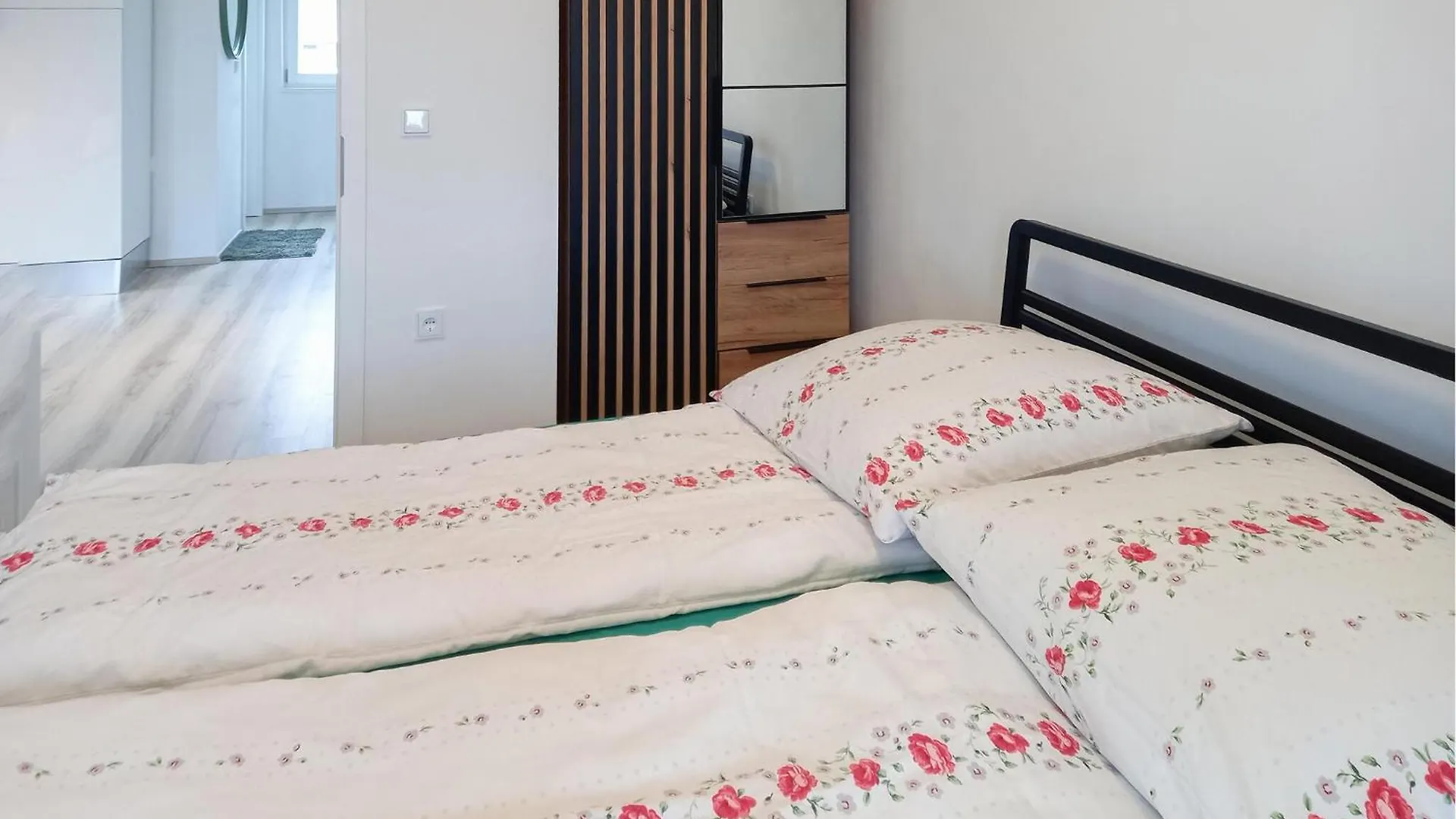 1 Bedroom Beautiful Apartment In Gornji Karin