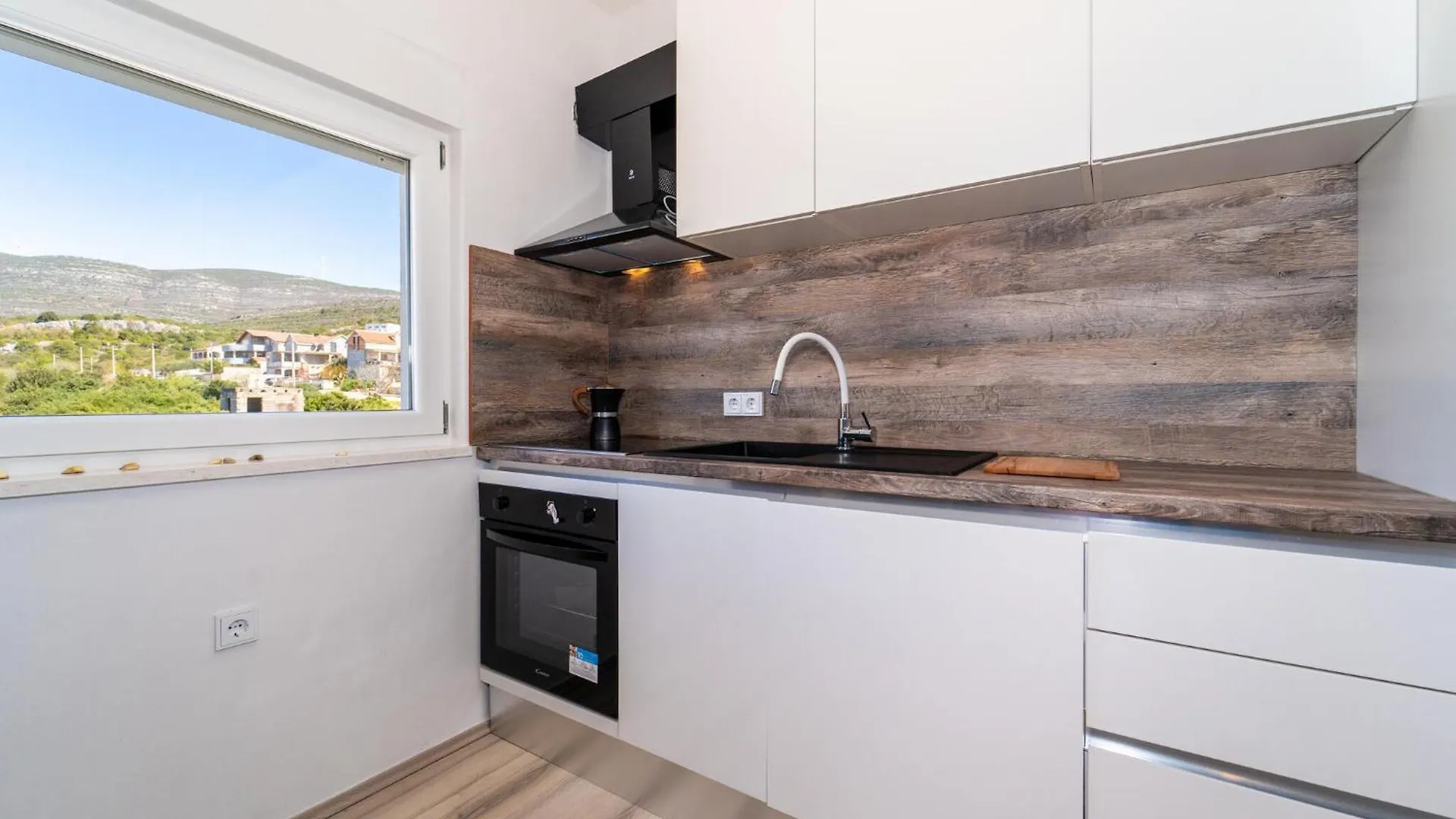 1 Bedroom Beautiful Apartment In Gornji Karin Croatia